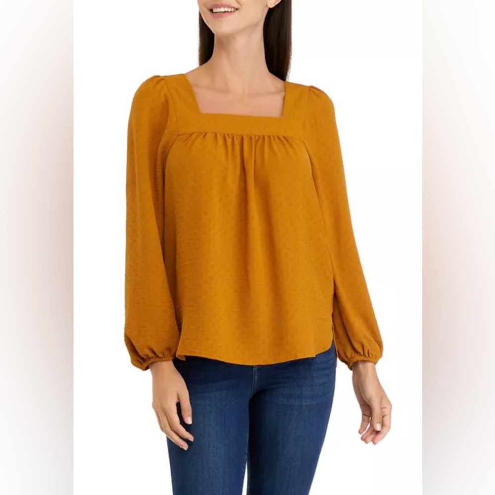 Long Sleeve Square Neck Airflow Top